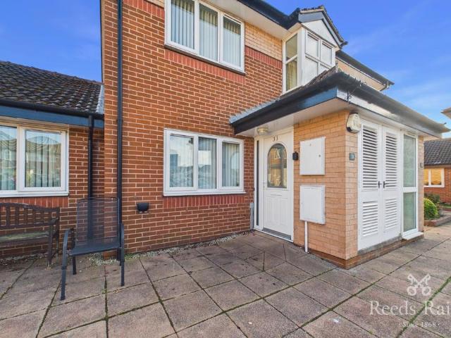 Flat for sale in Bramley, Rotherham
