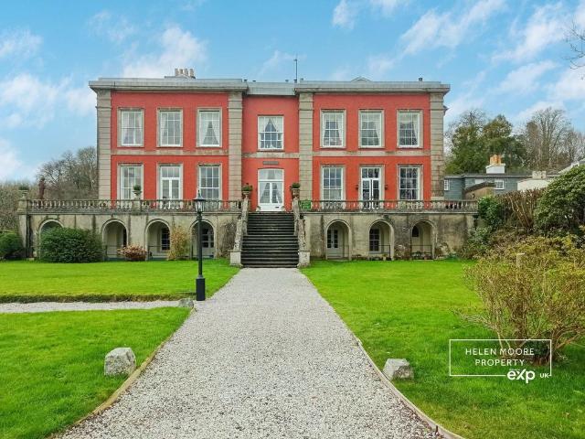 Flat for sale in Strode, Devon