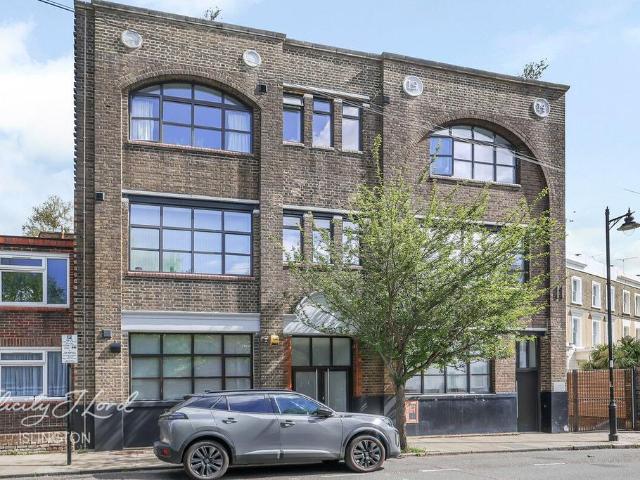 Flat for sale in Islington, Greater London