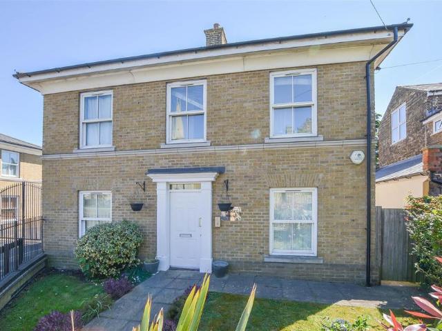 Flat for sale in Navestock Side, Essex