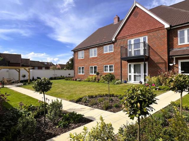 Flat for sale in Fole, Surrey