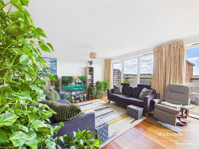 Flat for sale in Enborne, West Berkshire