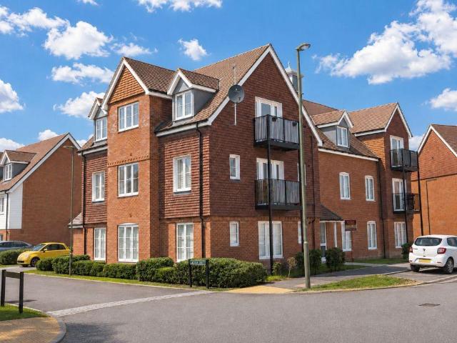 Flat for sale in Greenfields, Red Hill
