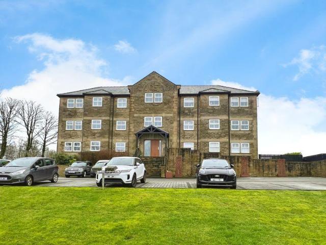 Flat for sale in Edgworth