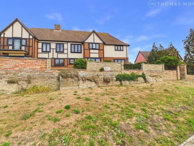 Flat for sale in Huntingdon, Cambridgeshire
