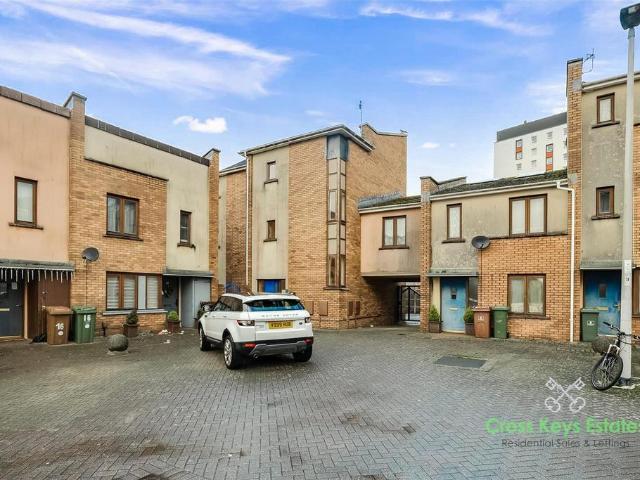 Flat for sale in Mount Wise