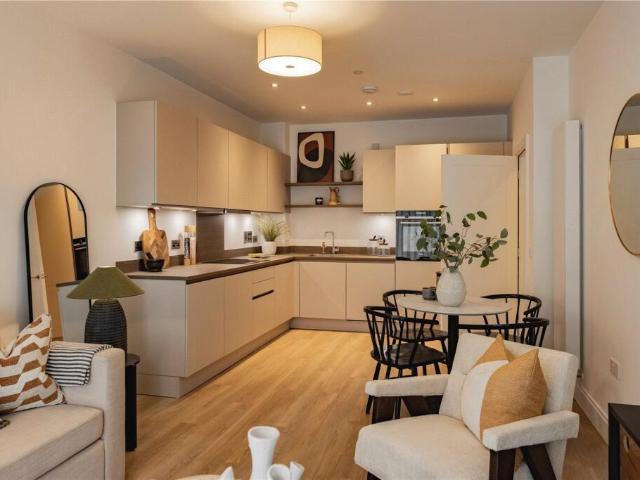 Flat for sale in Luton, Chatham
