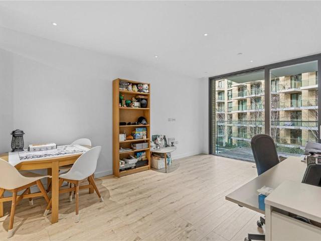 Flat for sale in St. George in the East, Whitechapel
