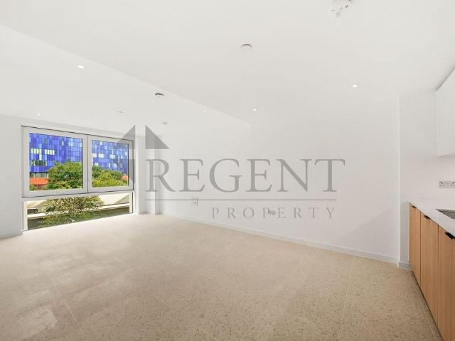 Flat for sale in Whitechapel, Greater London