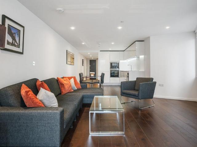 Flat for sale in Finsbury, Greater London