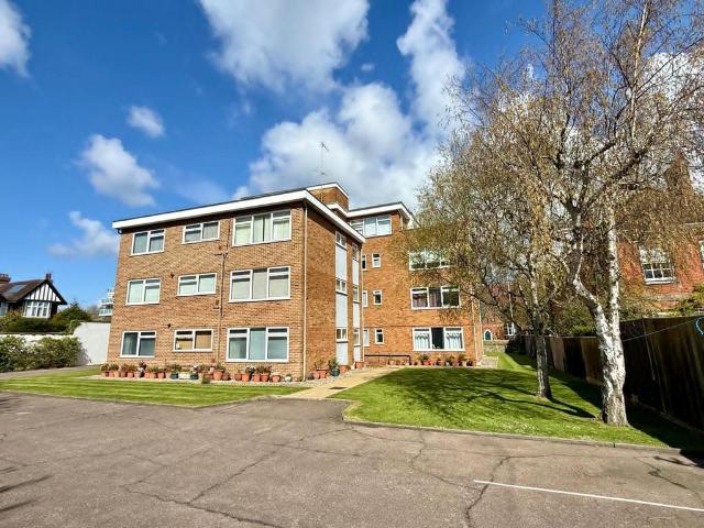 Flat for sale in Eastbourne, East Sussex