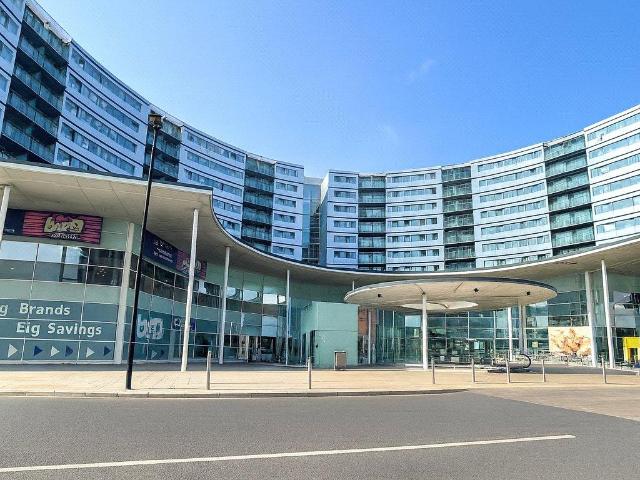 Flat for sale in London Borough of Hounslow, Osterley