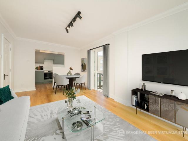 Flat for sale in Westminster, Greater London