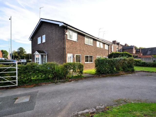 Flat for sale in Cheadle, Greater Manchester