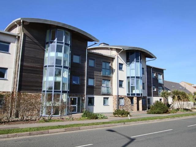 Flat for sale in Newquay, Cornwall