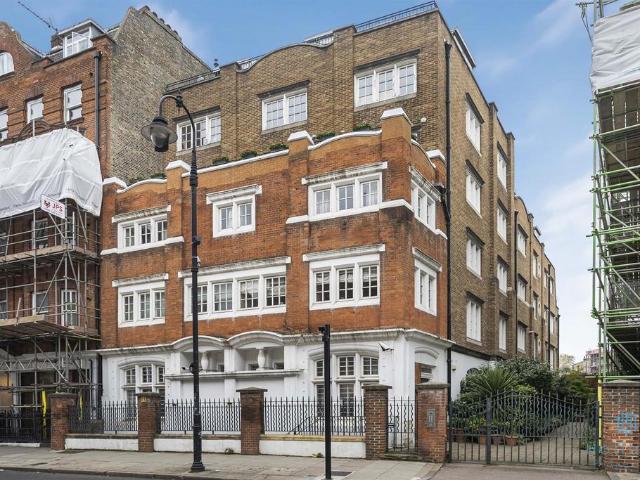 Flat for sale in Saint Pancras, Greater London