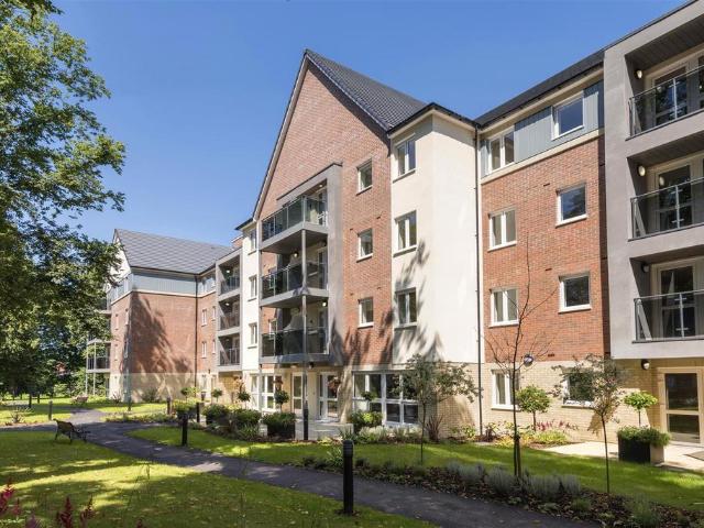 Flat for sale in Heaton Park, Bury