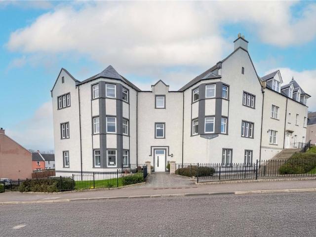 Flat for sale in Ellon, Scotland