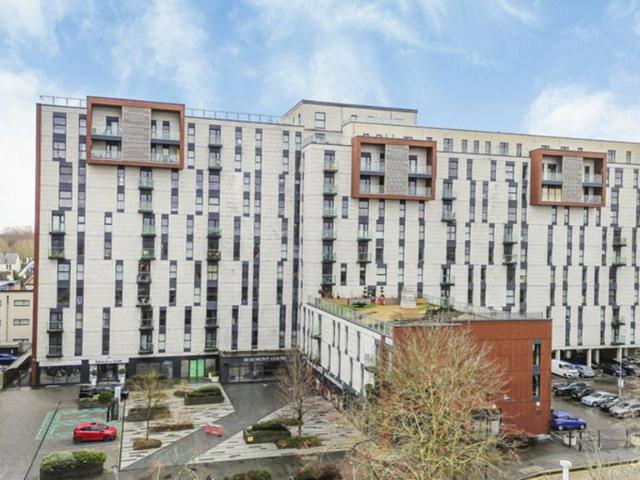 Flat for sale in Alton Barnes, Essex