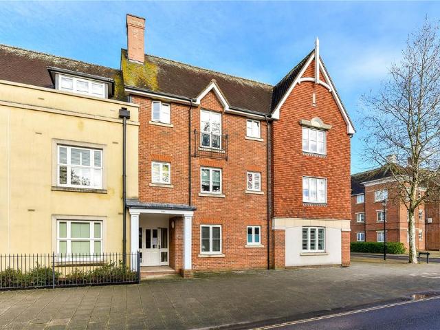 Flat for sale in Chichester, Littlecote