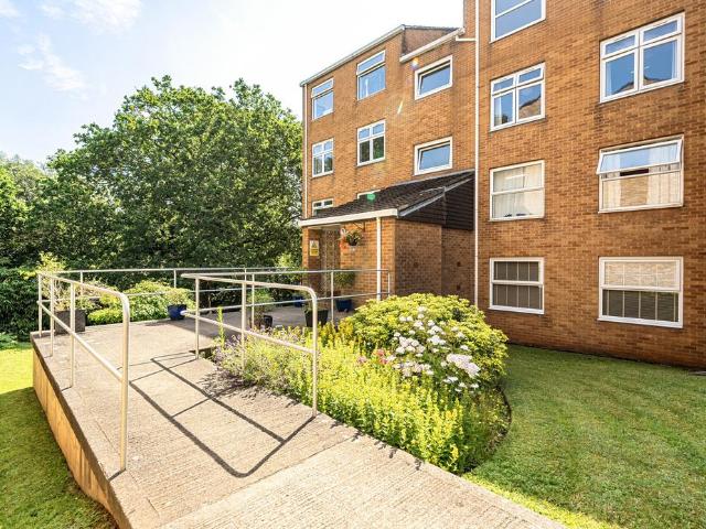 Flat for sale in Feckenham, City Of Bristol