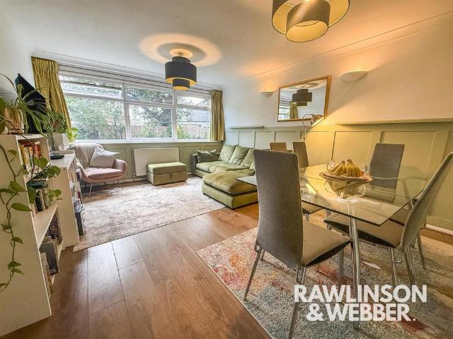 Flat for sale in Claygate, Elmbridge