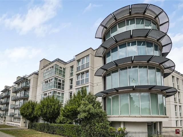 Flat for sale in Wandsworth, Greater London