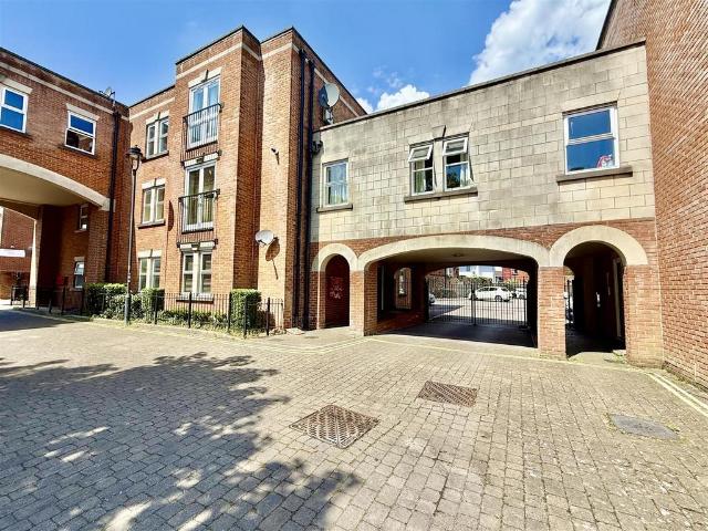 Flat for sale in Rodbourne, Swindon