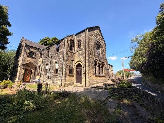 Flat for sale in Thurlstone, South Yorkshire