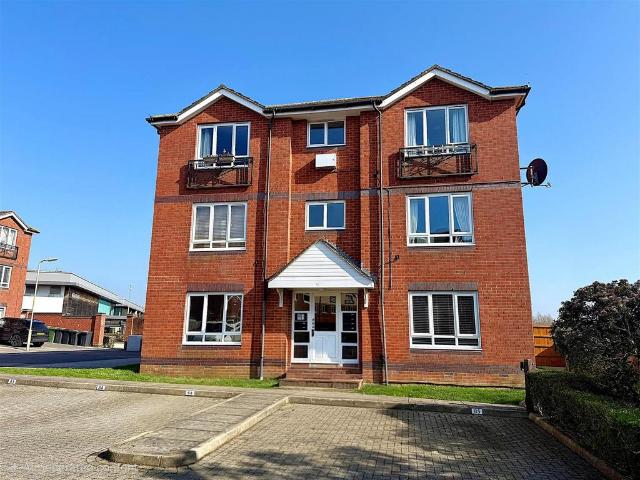 Flat for sale in Whiteley, Hampshire