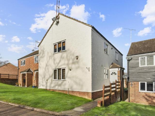 Flat for sale in Sawbridgeworth, Colliers End