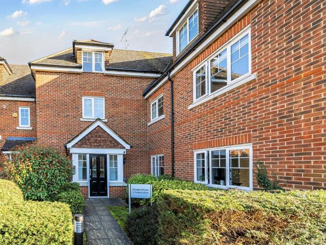 Flat for sale in Bray Wick, Maidenhead