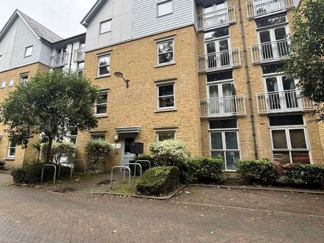 Flat for sale in Wincheap, The Bridge