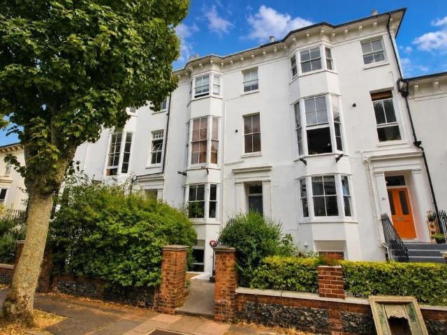 Flat for sale in Round Hill, Brighton & Hove