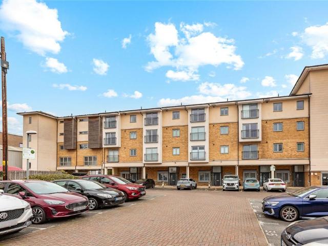 Flat for sale in Wickford