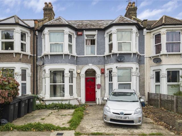 Flat for sale in London Borough of Lewisham, Greater London