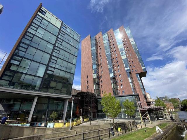 Flat for sale in Georgia, Greater Manchester