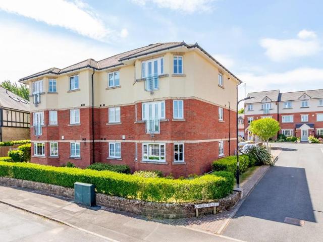 Flat for sale in Harlow, Harrogate