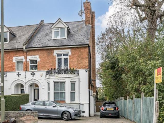 Flat for sale in London Borough of Barnet, Greater London