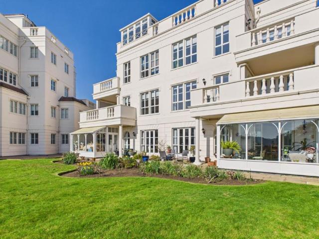 Flat for sale in St. Lawrence, Ventnor
