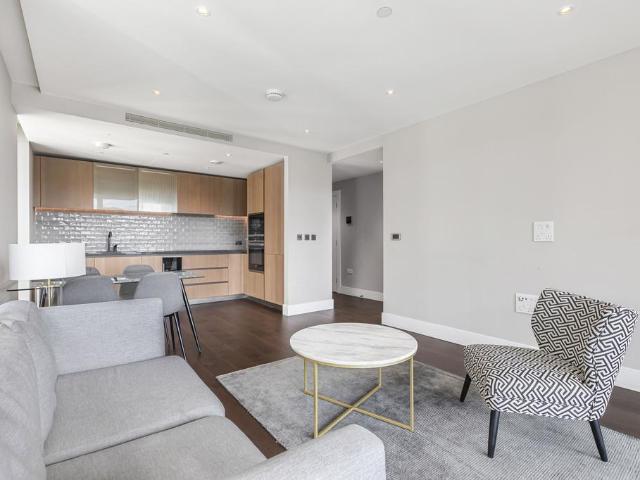 Flat for sale in Nine Elms, Greater London