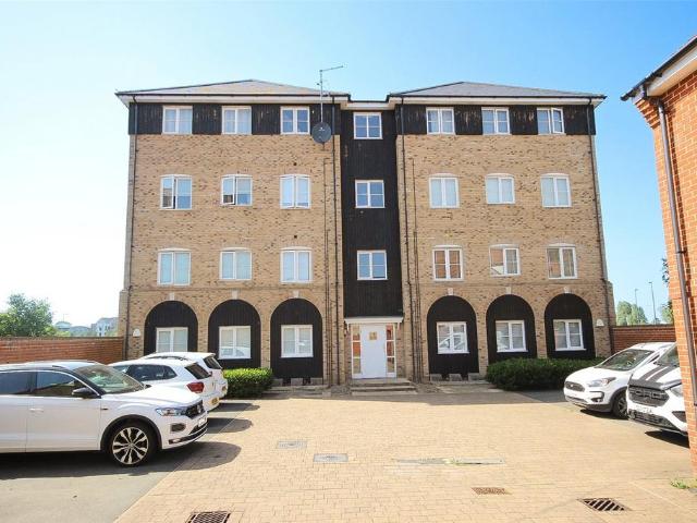 Flat for sale in Bedford