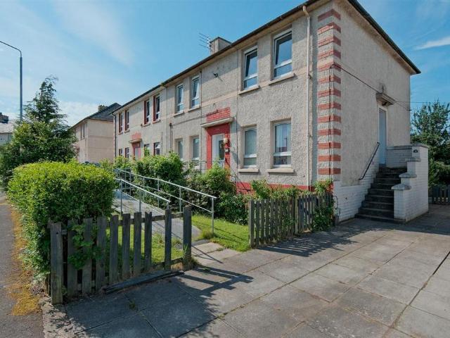 Flat for sale in Hamilton, Scotland