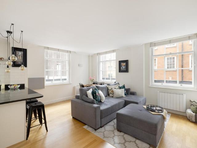 Flat for sale in Covent Garden, Greater London