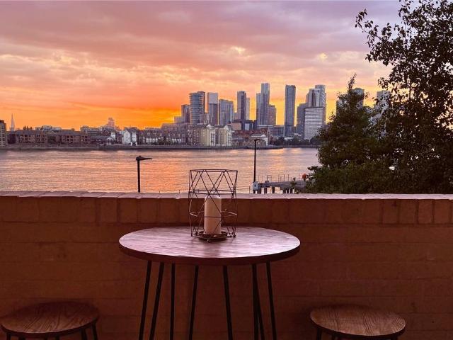 Flat for sale in Enderby Wharf, Greater London