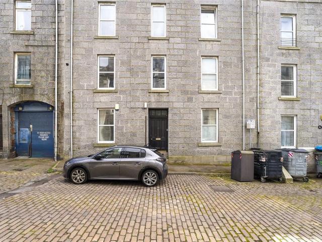 Flat for sale in Ballindoch, Scotland