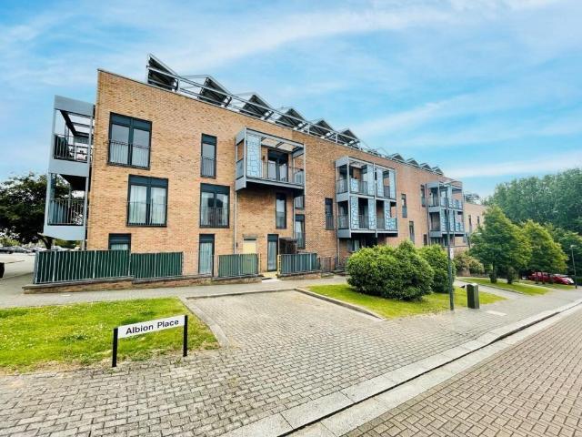 Flat for sale in Milton Keynes