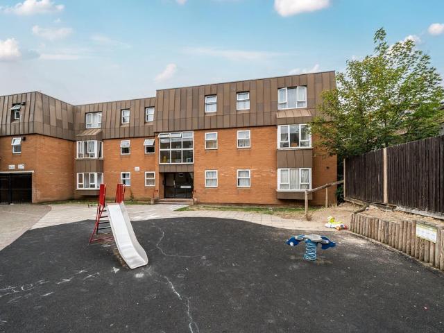 Flat for sale in Abbotswood, Pamington