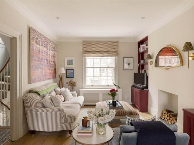 Flat for sale in Kensal Town, Bayswater