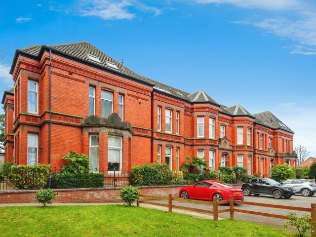 Flat for sale in Runcorn Heath, Halton